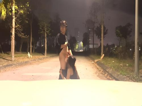 Chỗ nào em cũng có thể bú cặc...