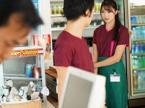 Anh sinh viên may mắn lái máy bay tại nơi làm việc